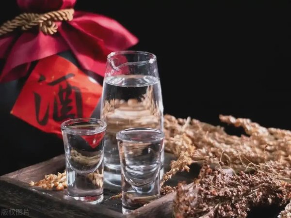 翻乐股 中国白酒破局之路：从文化突围到技术革新