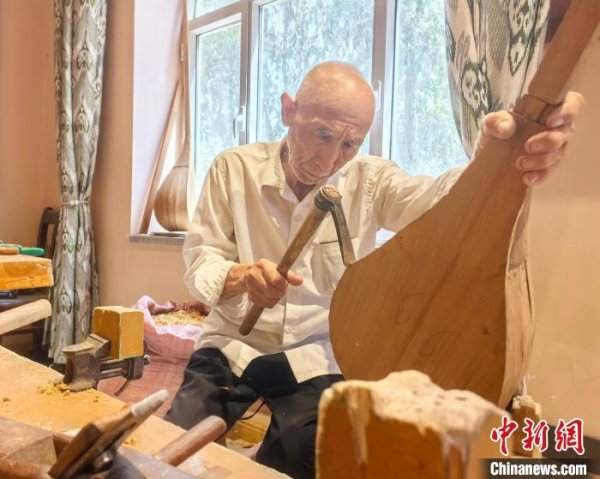 融证通 （走进中国乡村）新疆民族乐器村“飘出”文旅合奏曲_大皖新闻 | 安徽网